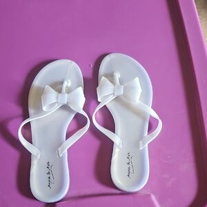 Anna & Ava White Bow Slippers